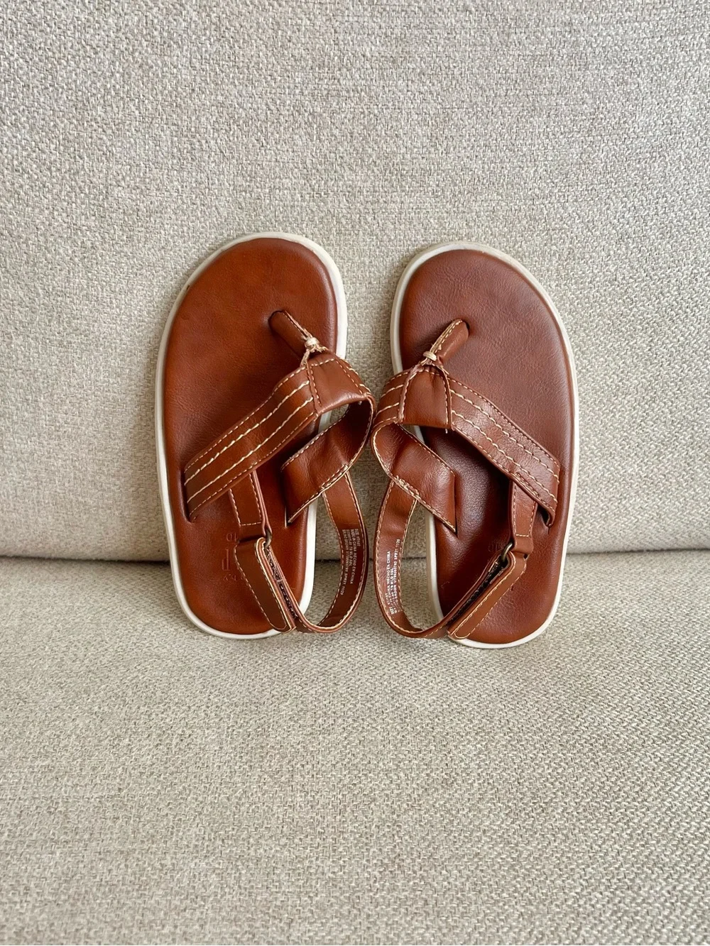 GAP Baby Faux Leather Thong Sandals | Toddler Size 9-10 | Bruno Brown | EUC